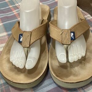 Vineyard Vines Tan Flip-Flops